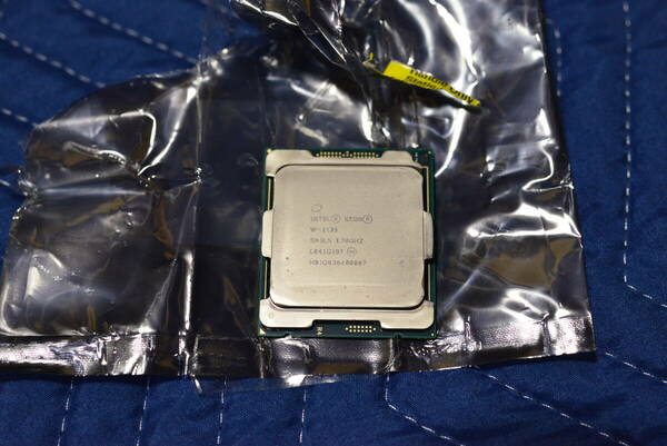 Intel Xeon CPU W-2135 6コア 12スレッド 3.7Ghz～4.5Ghz チップセット C422 ソケット LGA2066