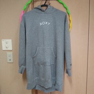 ロキシー　ロングパーカー