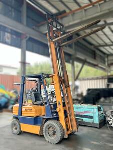 Toyota TOYOTA forklift 軽油 2tonne 2.5tonne (A605FD25 40917)、forkの長さ150センチ！福岡発