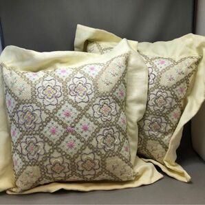 クッション2個セット 刺繍入り