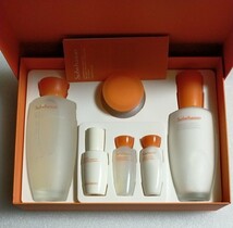 箱無し発送　未使用　ソルファス　sulwhasoo　エッセンシャルコンフォートバランシングデイリールーティン　ジャウム2種セット _画像1