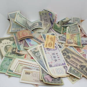 1円~ 外国紙幣 いろいろ まとめて 古札 旧札【未選別】