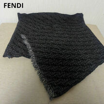 FENDI　マフラー　ズッカ柄　グレー　ブラック　マフラー　ウール100% EC38a50sn_画像1