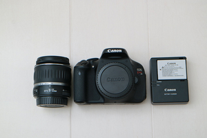 ＜ キヤノン ＞ Canon Kiss X5 レンズ付き ＜ EF-S 18-55mm f3.5-5.6 USM ＞