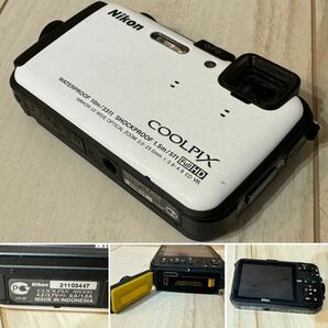 ☆Nikon ニコン☆COOLPIX クールピクス AW100☆WATERPROOF 10m/33ft SHOCKPROOF 1.5m/5ft Full HD☆NIKKOR 5X 5.0-25.0mm 1:3.9-4.8ED VRの画像1