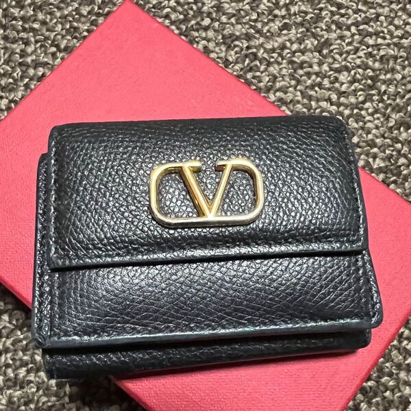 【最終値下げ】VALENTINO 三つ折り財布
