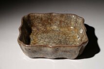 博物館展示品　来歴有　389　宋時代　哥窯四方洗　幅約13cm　(検)氷裂紋 葵口鉢 唐物 中国美術_画像6