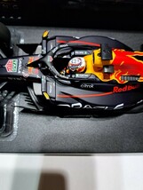 箱難品　ミニチャンプス 1/18 F1レッドブルRB18 マックスフェルツタッペン　WINNER　UNITED　STATES GP 2022 Limitededition258pes _画像4