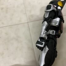 1円〜 S.H.Figuarts 真骨彫製法 仮面ライダーカブト 仮面ライダーダークカブト_画像7