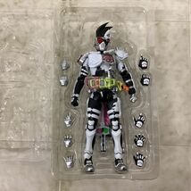 1円〜 S.H.Figuarts 仮面ライダーエグゼイド 仮面ライダーゲンム ゾンビアクションゲーマー レベルX-0_画像2