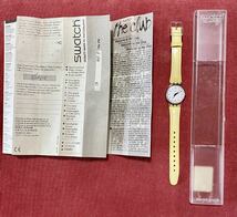 90s スウォッチ 未使用 ビンテージ SWATCH腕時計 ケース保証書付 1997年製 スイス クォーツ 革バンド 黄色イエロー_画像3