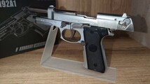 精巧 1/2スケール ミニチュアモデルガン　BERETTA　M92　シルバー 　　ミリタリー　トイガン　モデルガン_画像5