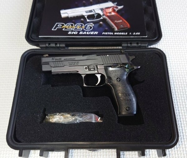 精巧1/2スケール　ミニチュアモデルガン　SIG SAUER P226　 ブラック　　ミリタリー　トイガン　モデルガン