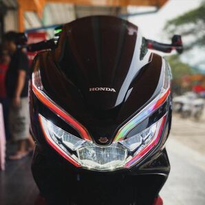 HONDA PCX-2018(JF81 KF30) ヘッドライトステッカー(赤) BIKE-2022-J085-14の画像1