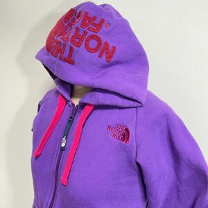 THE NORTH FACE ジップパーカー◎デカロゴ パープル×赤色 フルジップパーカー リアビュー フーディー レッド