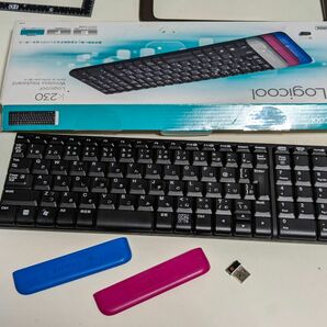 ほぼ新品 ロジクール ワイヤレスキーボード K230 レシーバ付　着せ替え赤青白全部有 USB Logicool Keyboard