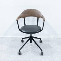 【展示品】ACTUS アクタス FOUR CHAIR フォーチェア キャスター オフィス チェア レザー ブラック 定価24万_画像2