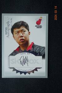 Wang Zhizhi 2003-04 Skybox Autographics Autographs Silver#106/150