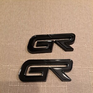 GR GAZOO RACING 金属製エンブレム　2つセット　ブラック　黒　2つセット　両面テープ付