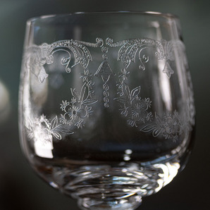 ボヘミア クリスタル カスケード エレガント エッチング 中サイズ ワイングラス シャンパン 酒 ビンテージ 日本酒 冷酒 チェコ の画像3