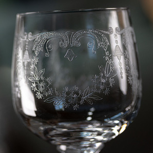 ボヘミア クリスタル カスケード エレガント エッチング 中サイズ ワイングラス シャンパン 酒 ビンテージ 日本酒 冷酒 チェコ の画像2