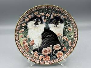 ダンブリーミント レズリー レスリー アン アイボリー ネコ カーネーション 絵皿 飾り皿 お花 囲まれた ねこ 猫 (758)