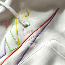 新品 正規品 NIKE swoosh ナイキ ロゴ 刺繍 上下セット パーカー パンツ セットアップ 白系 ファントム ネオン マルチ 裏起毛 L_画像4