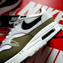 新品 正規品 NIKE ナイキ AIR MAX 1 エアマックス 1 白 ホワイト オリーブ カーキ 黒 28cm US10 箱付き_画像2