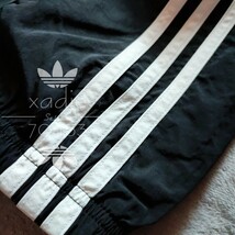 新品 正規品 adidas originals アディダス オリジナルス ナイロン ウーブン パンツ 三本ライン 黒 ブラック 三つ葉ロゴ 刺繍 XL_画像6