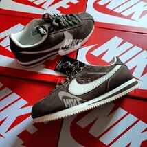 新品 正規品 NIKE ナイキ CORTEZ コルテッツ SE ハングル 茶 ブラウン 白 ベージュ チャーム付き28cm US10 箱付き_画像1