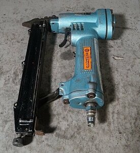 ◎ HITACHI ヒタチ 日立工機 25mm カラー釘打機 ※ジャンク品 NT25A