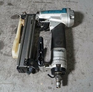 ◎ makita マキタ 常圧4mm エアタッカ ※ジャンク品 AT425A