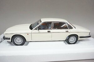 ALMOST REAL オールモストリアル 1/18 Jaguar ジャガー Daimler XJ6 (XJ40) グレイシアホワイト 810542