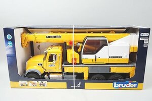 BRUDER ブルーダー 1/16 MACK LH クレーントラック 02818