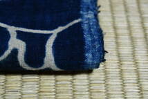 古布　筒描き1幅　紺藍取りボタン唐草　枯れ藍　美品　アート　140ｃｍ　リメイク　創作材料　手織り木綿_画像7