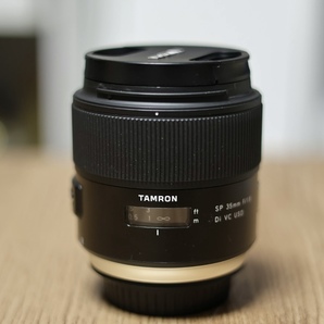 新品同様 タムロン SP 35mm F/1.8 Di VC USD (Model F012) [キヤノンEF用]の画像1