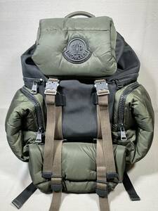 新品 本物 モンクレール MONCLER バックパック AREA カーキ 黒 ブラック バック バッグ リュック バック パック ロゴ ダウン ブラウン