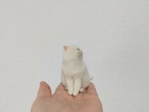 ＊obu＊ハンドメイド＊ 羊毛フェルト　白猫　猫　和猫　ねこ　福猫 おすわり 手のひらサイズ_画像7