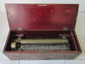  antique large .. box 121. cylinder music box junk inspection / objet d'art store shop decoration 