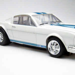 HOスロットカー 新品！AFX メガG＋ 1965 フォード シェルビー マスタング GT350 ロングホイールベース TYCO のコースでも走る！の画像9