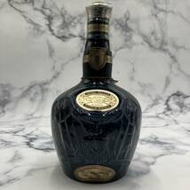 ＄【売り切り】未開栓　CHIVAS　BROTHERS　ROYAL SALUTE　ロイヤルサルート21年 スコッチウイスキー　40％ 700ml 青陶器　約1300g　_画像2