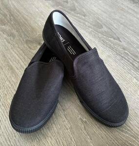 値下げ国内発送『新品！』TOMS 黒のスリッポンシューズ　２４cm