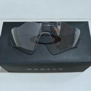 正規品 新品 純正品 調光レンズ OAKLEY RADAR EV PATH オークリー レーダー イーブイ パス Photochromic フォトクロミック サングラスの画像2