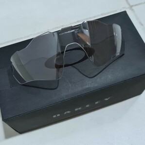 正規品 新品 純正品 調光レンズ OAKLEY RADAR EV PATH オークリー レーダー イーブイ パス Photochromic フォトクロミック サングラスの画像4