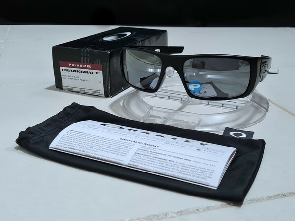 正規品 新品 偏光レンズ OAKLEY CRANKSHAFT オークリー クランクシャフト BLACK POLARIZED ブラック ポラライズド サングラス OO9239-0660