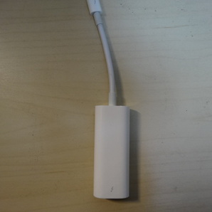 [送料無料 即決] Apple Thunderbolt 3（USB-C）- Thunderbolt 2アダプタ A1790 USEDの画像1