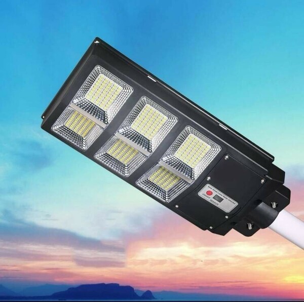 LED ライト ソーラーライト 防犯 屋外 街灯 ソーラーライト センサーライト 屋外 駐車場 人感センサー 400W 防水 新品未使用 