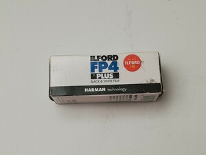 ★ILFORD FP4 PLUS ブローニーモノクロフィルム　期限切れ未使用品。ISO 125