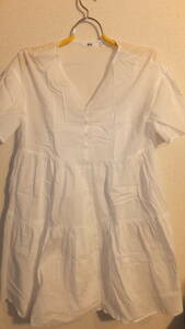 ★UNIQLO JAPAN★ユニクロ レディーストップスホワイト サイズS　USED IN JAPAN Size S　Ladies tops size S