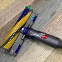 極美品 Dyson ダイソン V12 Detect Slim Fluffy SV20 FF N サイクロン コードレスクリーナー スタンド付き_画像6